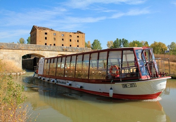 Canal de Castilla, excursión en barco